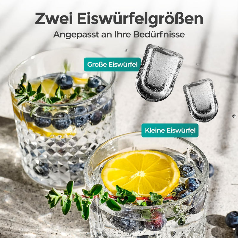 Zwei Eiswürfelgrößen aus der Eiswürfelmaschine Kompakt, große und kleine Eiswürfel in Getränken.