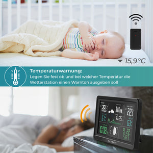 Wetterstation zeigt Temperaturwarnung und Messwerte neben schlafendem Baby.